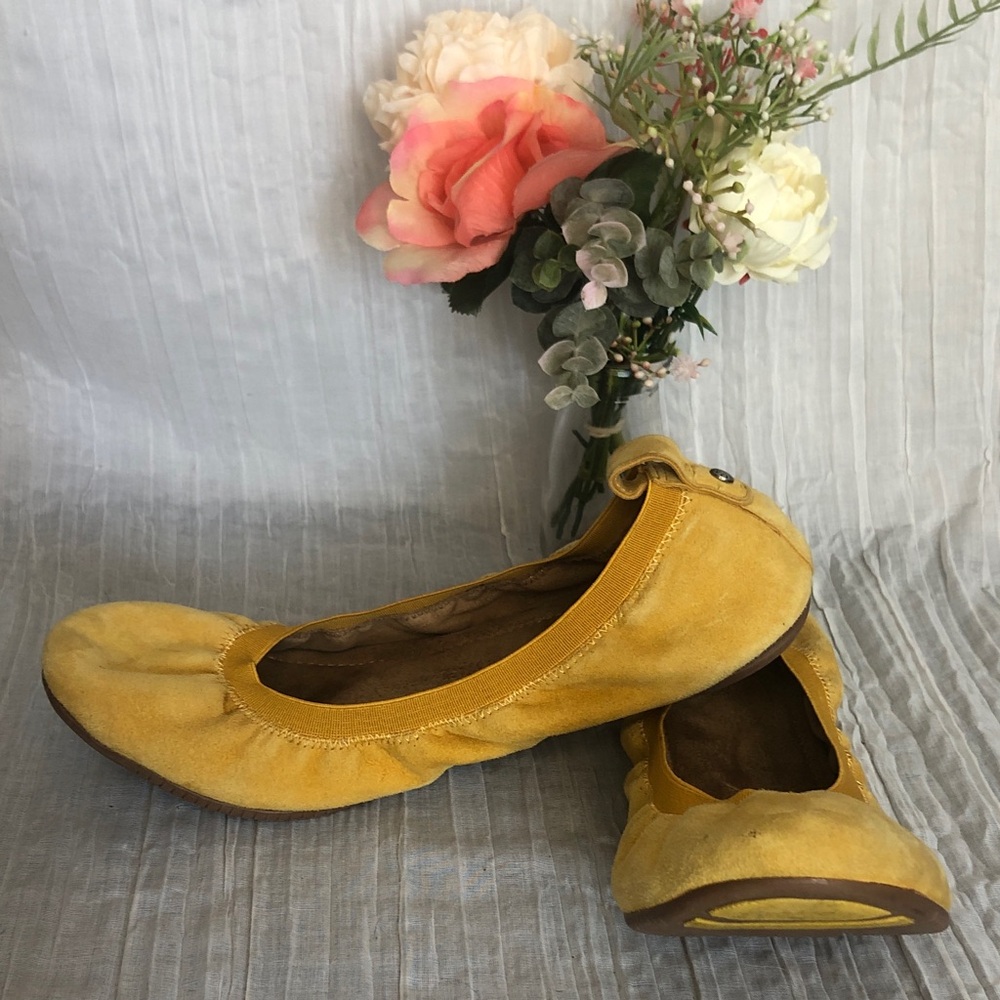 BASS size 9 ballet flats slippers yellow suede leather shoes